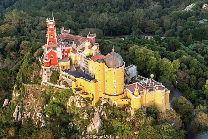 Lisbon: Sintra, Pena, Cabo da Roca Coast & Cascais Tour - What the guides add to the day