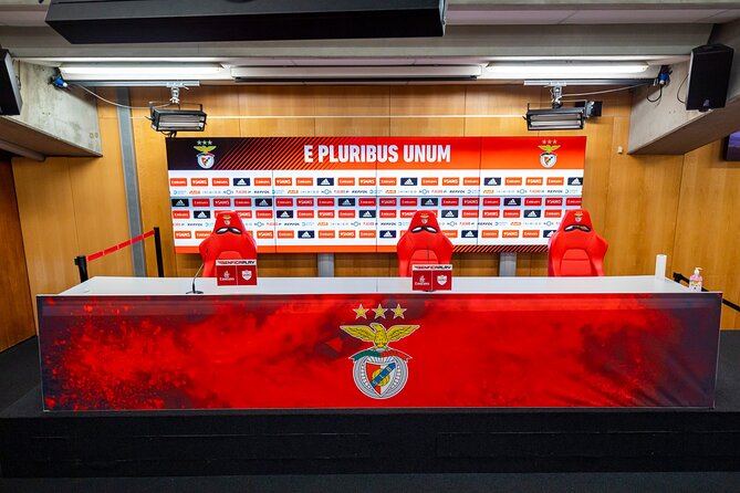 Lisbon SL Benfica Stadium & Museum Tour with Scarf - The new immersive experience and VR-style football view