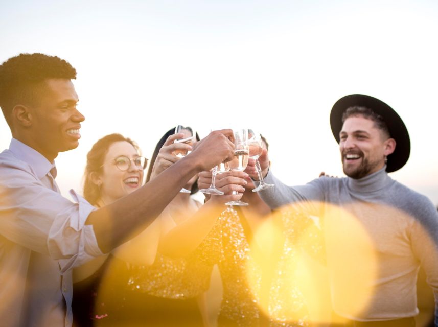 Lisbon: Sunset Boat Party Cruise with DJ and Open Bar - Check-in is the part to plan carefully