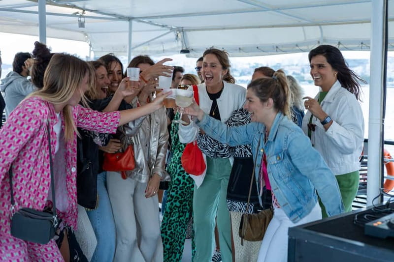 Lisbon: Sunset Boat Tour with Music and Drinks - Meeting the Evora at Rocha Conde de Óbidos