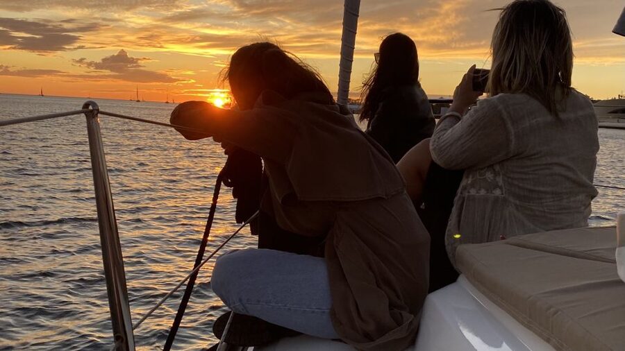Lisbon: Sunset Cruise with Drinks and Snacks - Passing beneath the 25 de Abril Bridge