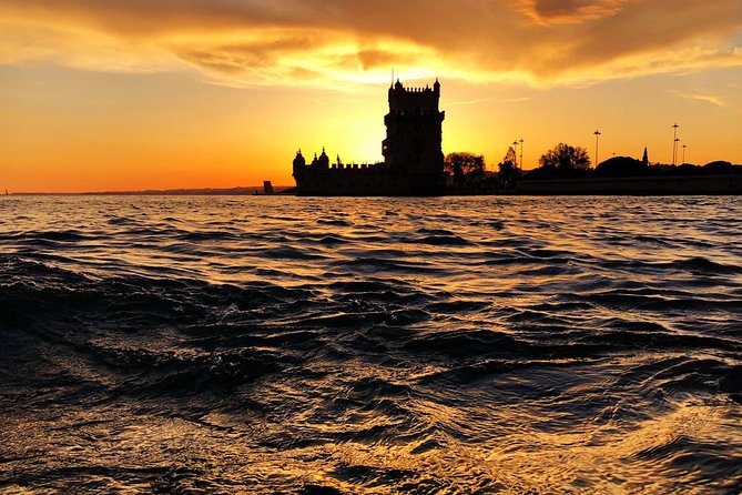 Lisbon: Sunset Cruise With Drinks on Spacious Yacht - Praça do Comércio from the Tagus