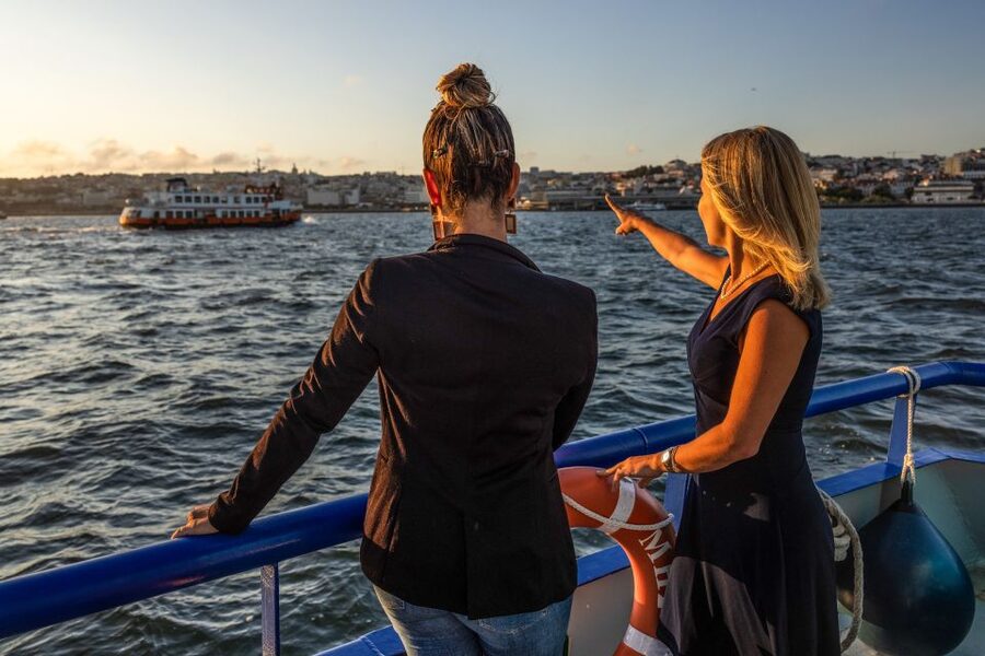 Lisbon: Sunset Cruise with Live DJ and Drinks - Alfama and the eastern riverfront