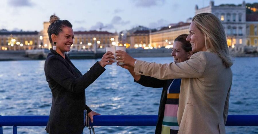 Lisbon: Sunset Cruise with Live DJ and Drinks - Cristo Rei, Cacilhas, and the 25th April Bridge
