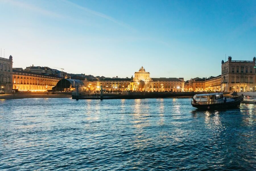 Lisbon: Sunset Cruise with Welcome Drink and Snacks - Drinks, Snacks, Music, and the Onboard Mood