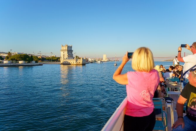Lisbon Sunset Cruise with Wine and Snacks - Sunset, twilight, and the risk of darkness