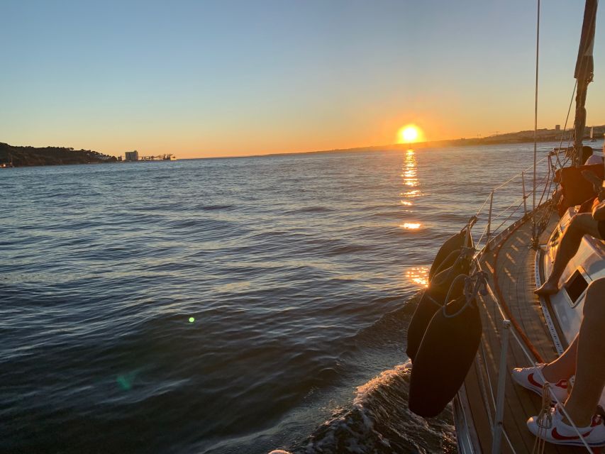 Lisbon: Sunset Sailing Cruise with Wine - How the weather changes the experience