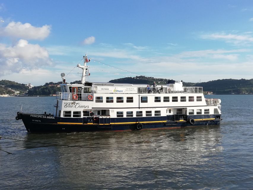 Lisbon: Tagus River Boat Tour with One Drink Included - Why the Tagus is a smart place to see Lisbon