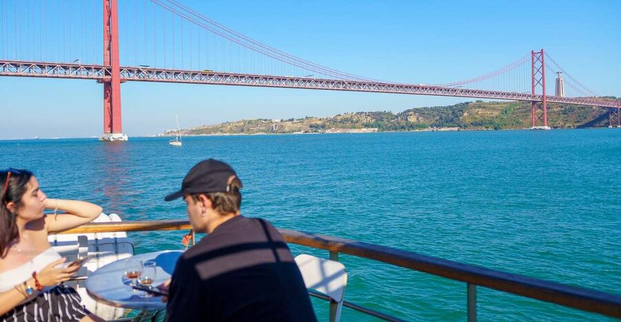 Lisbon: Tagus River Boat Tour with One Drink Included - From Commerce Square to the open river