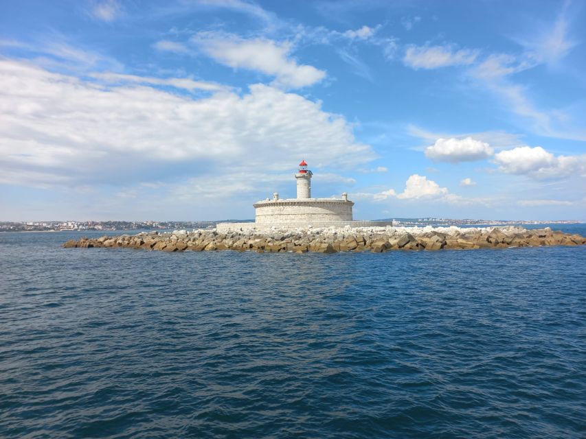 Lisbon: Tagus River Cruise to the Ocean & Dolphin Watching - Belém Tower and the Monument to the Discoveries