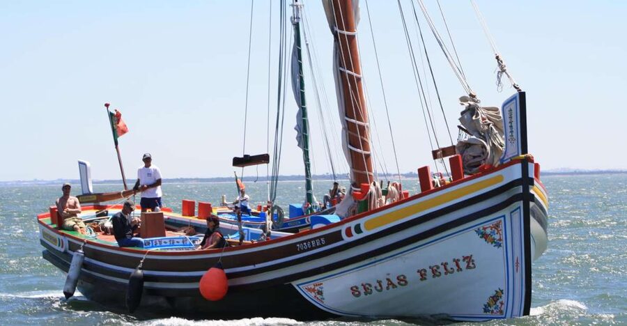 Lisbon: Tagus River Express Cruise in a Traditional Vessel - The first view: Commerce Square from the Tagus