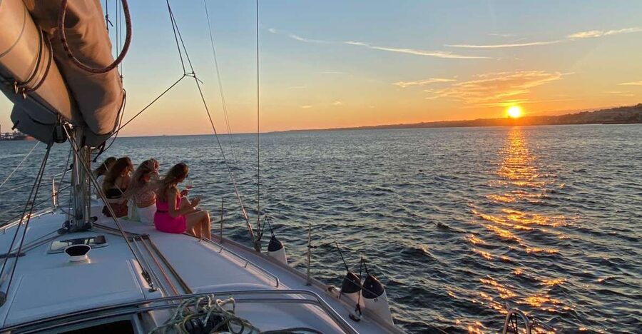 Lisbon: Tagus River Sailboat City Cruise - Sailing past Belém Tower and the discoveries monuments
