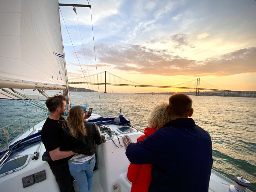 Lisbon: Tagus River Sunset Cruise with Drinks - Cacilhas and Christ the King from the Tagus