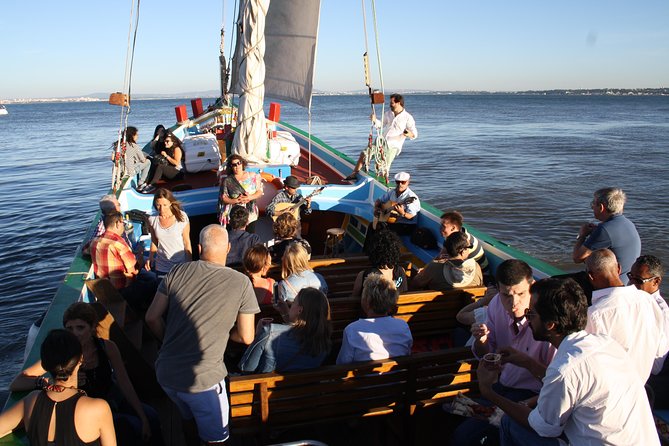 Lisbon Traditional Boats - Guided Sightseeing Cruise - Sailing west toward Lisbon’s major sights