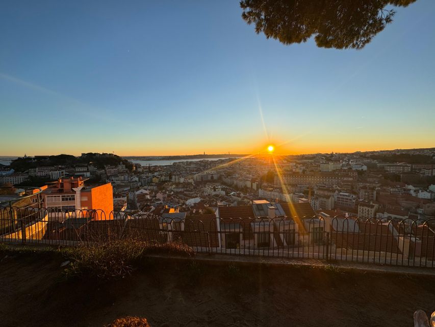 Lisbon: Tuk Tuk with hotel pick up and the best of old city - Senhora do Monte and the city from above