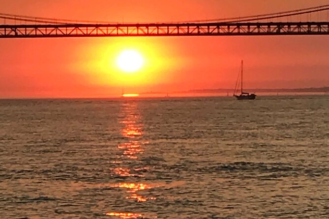 LUXURY Catamaran Sunset and Wine cruise - From the Discoveries Monument to Belém Tower
