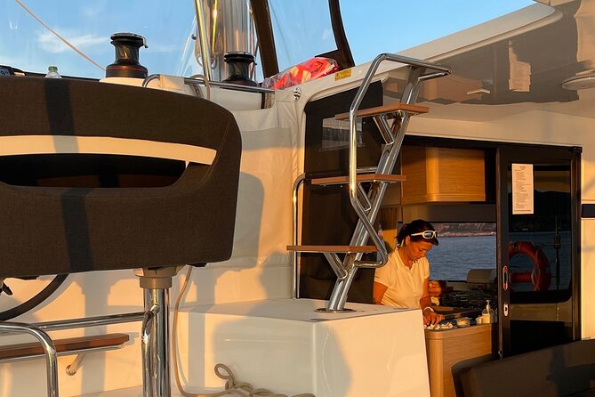 LUXURY Catamaran Sunset and Wine cruise - Central Lisbon from the Tagus