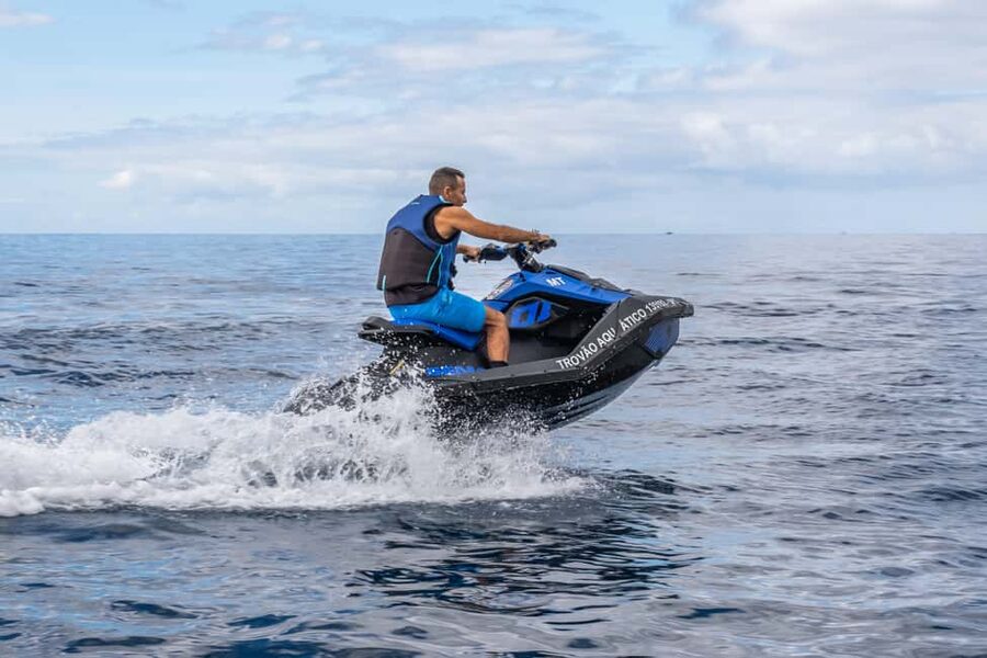 Madeira: Calheta Jet Ski Rental - Riding the closed circuit without a boat license