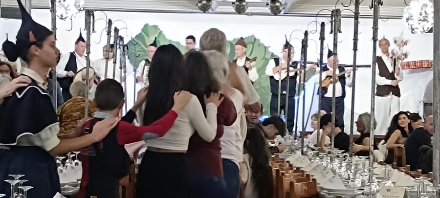 Madeira: Folk Dancing Show and Traditional Local Dinner - Practical advice for a smoother night