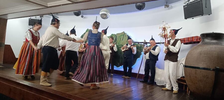 Madeira: Folk Dancing Show and Traditional Local Dinner - Pickup in Funchal or Caniço
