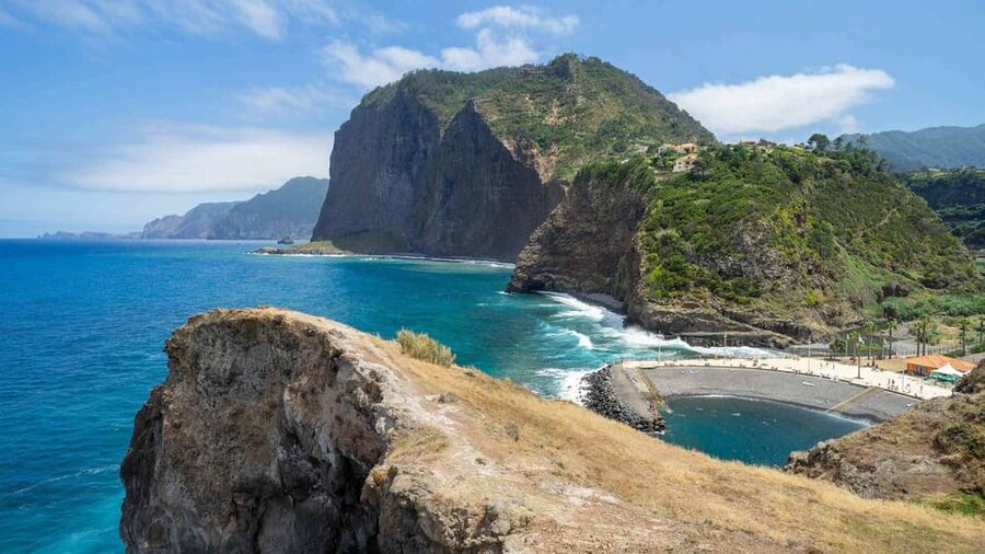 Madeira Funchal:East Tour Pico Arieiro & Santana&Laurissilva - Key points at a glance