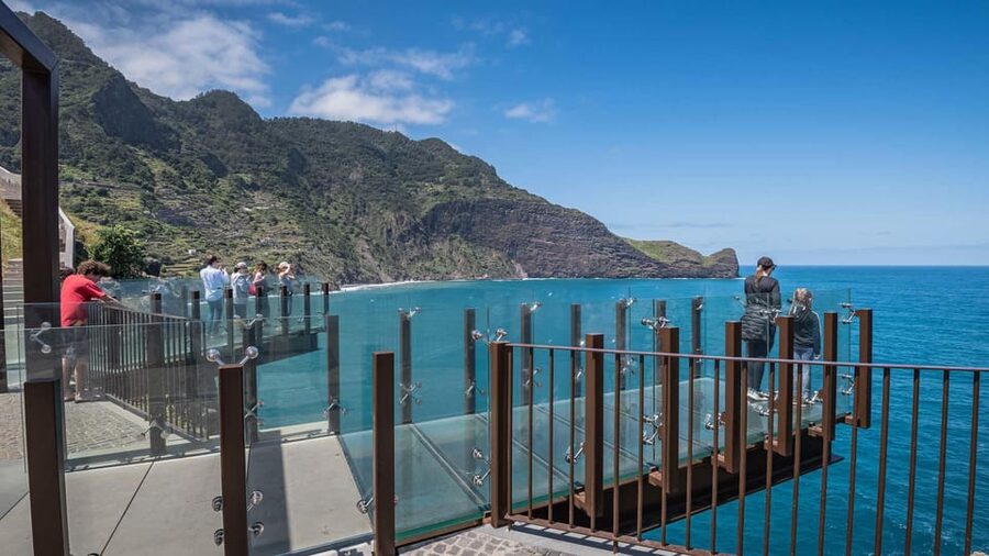 Madeira Funchal:East Tour Pico Arieiro & Santana&Laurissilva - Santana’s thatched houses