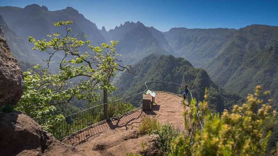 Madeira Funchal:East Tour Pico Arieiro & Santana&Laurissilva - Faial’s ocean walkways and north-coast views