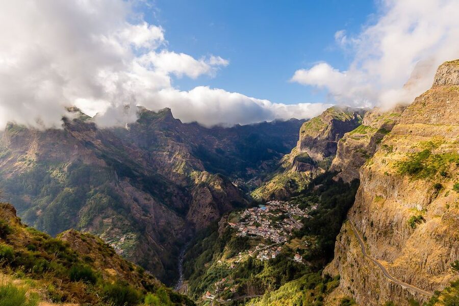 Madeira: Nuns Valley Half-Day Tour - Câmara de Lobos and the poncha stop