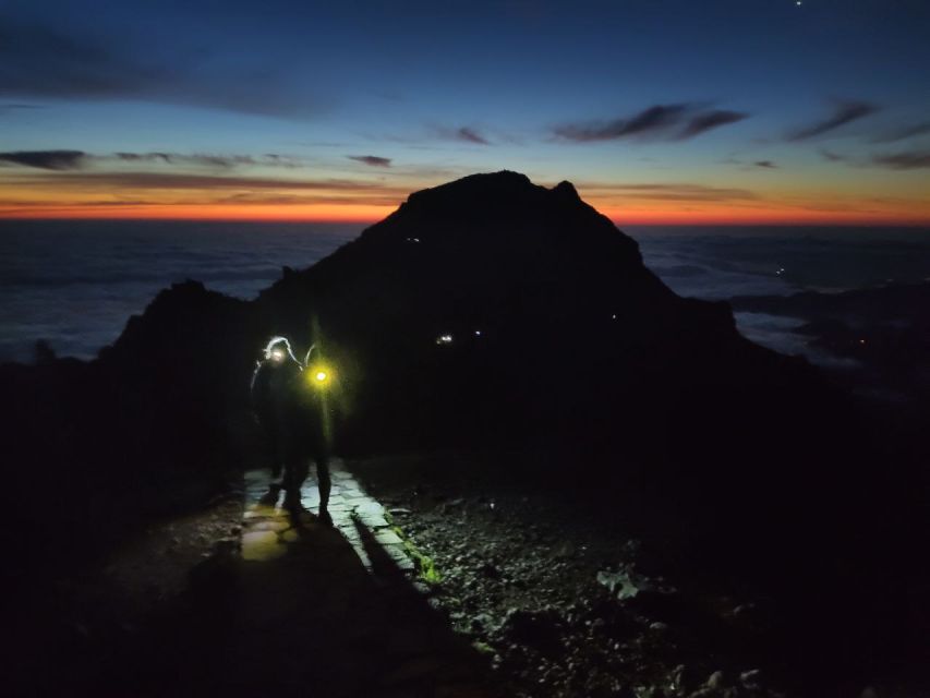 Madeira: Pico Ruivo Guided Sunrise Hike with Hotel Pickup - The final climb to Pico Ruivo
