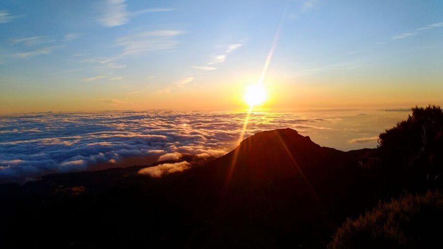 Madeira: Pico Ruivo Guided Sunrise Hike with Hotel Pickup - The early pickup from Funchal and beyond
