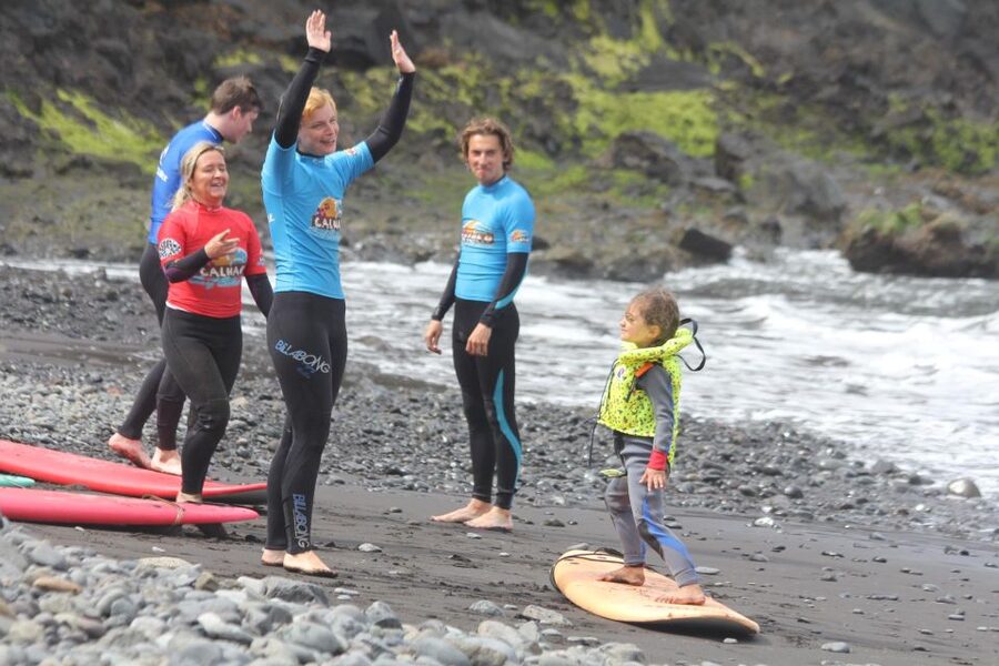 Madeira: Surf Lessons for All Levels - Getting ready at the beach facilities
