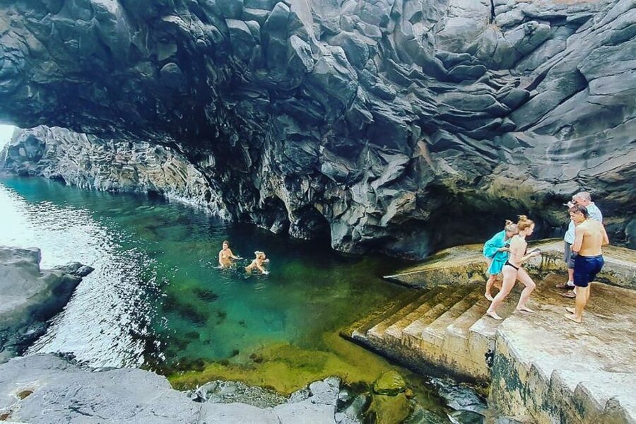Madeira: West Side Jeep Tour with Natural Pools - Seixal’s black beach and waterfall country