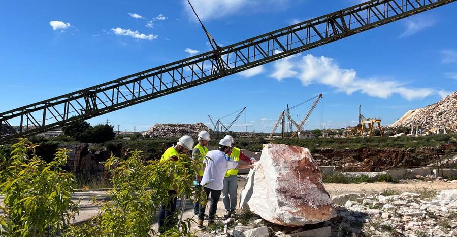 Marble Tour in Vila Viçosa - At the marble quarry, stone begins its journey