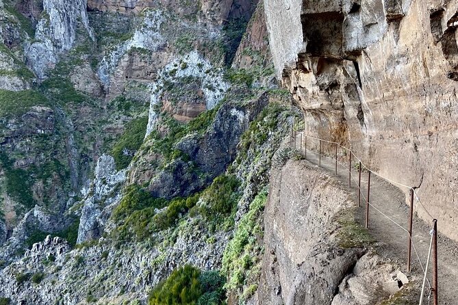 Morning Transfer To Pico Do Arieiro, Hike To Pico Ruivo & Return From Teixeira - What happens if PR1 is closed
