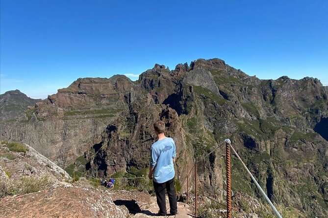 Morning Transfer To Pico Do Arieiro, Hike To Pico Ruivo & Return From Teixeira - The independent format, tested against the schedule