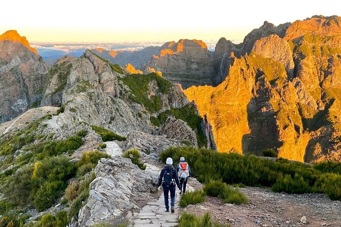 Morning Transfer To Pico Do Arieiro, Hike To Pico Ruivo & Return From Teixeira - Arriving at Pico do Arieiro in the morning