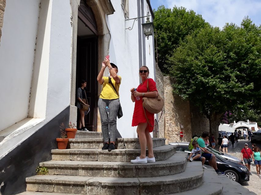Óbidos: Medieval Tales & Secrets Spots Guided Walking Tour - Churches, chapels, and art along the route