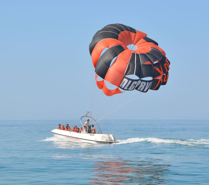 Parasailing Vilamoura - Safety, instructions, and the crew
