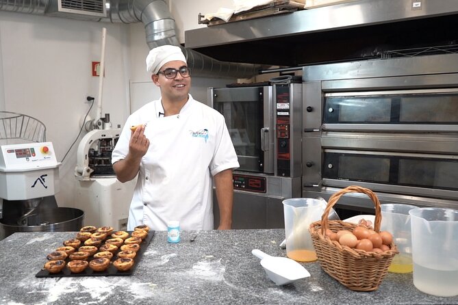 Pastel de Nata Masterclass at a Real Bakery in Downtown Lisbon - Meeting the pastry chef at R. de Santa Justa 87