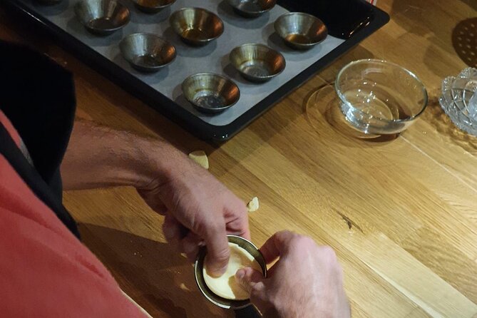 Pastel de Nata Pastry Class: Bake and Enjoy Your Own Treats - Meeting the instructor and setting up