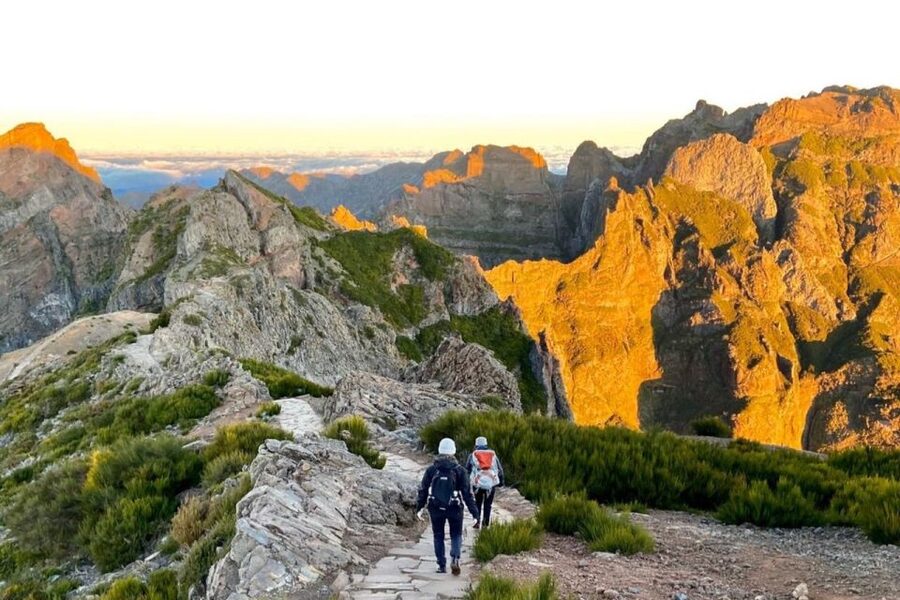Pico Do Arieiro Pico Ruivo Sunrise or Morning Hike Transfers - The pre-dawn drive from Funchal or Caniço