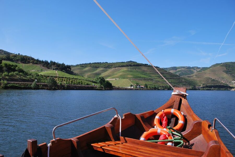 Pinhão: 2-Hour Rabelo Boat Tour with Audio Guide - The Quintas Along the Upstream Route