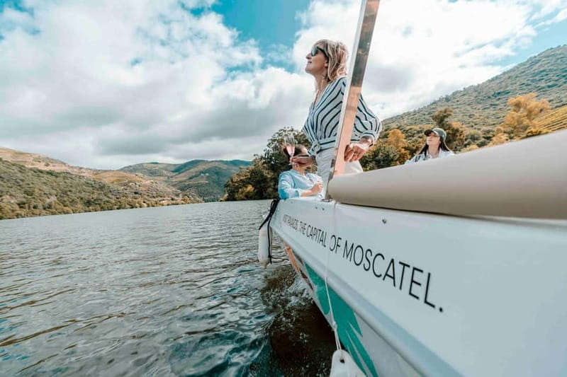 Pinhão: Douro River Solar Boat Tour with Wine Tasting - Who should book this Pinhão boat ride?