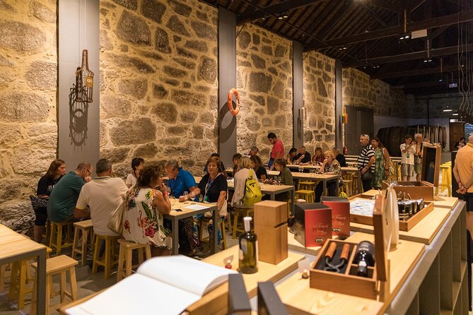 Poças Guided Visit and Wine Tasting of 3 Port Wines - Who will enjoy this visit most?