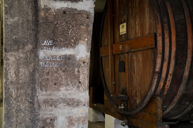 Port Wine Tour | 3 Cellars | 7 Tastings | 12 Participants Maximum - A close look at the Cais de Gaia setting