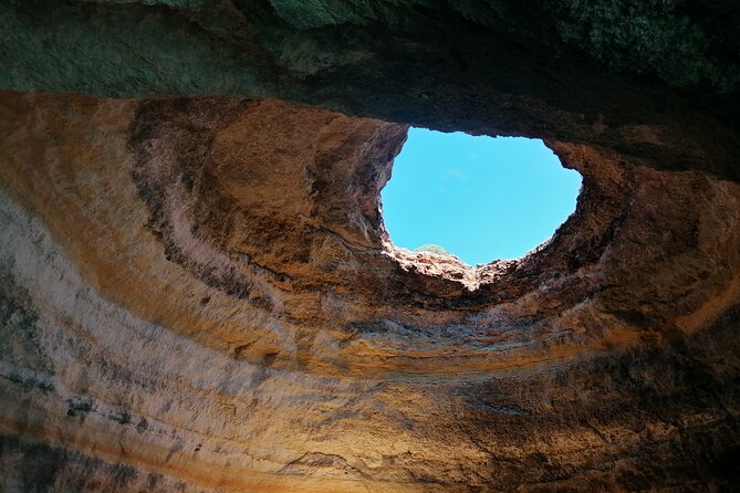 Portimão to Benagil: Adrenaline Wave 90 Minutes Cave Tour - Reaching Algar de Benagil and its cathedral-like cave