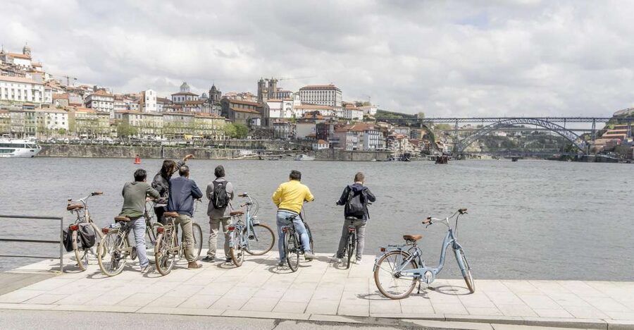Porto: 3-Hour Bike Tour - Starting with Porto’s art and customs house