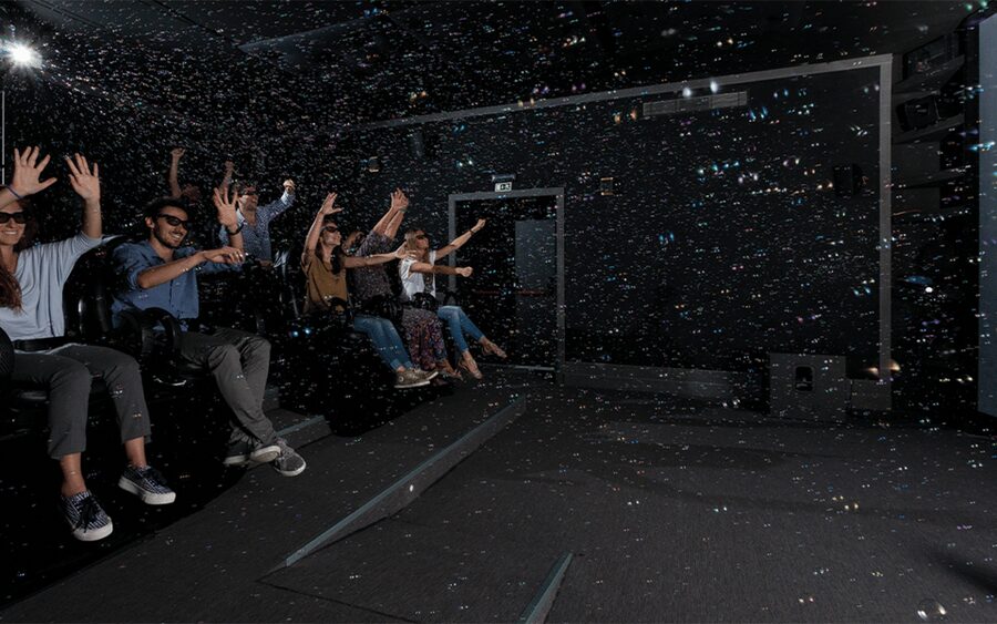 Porto: 5D Flight over de City for all family. - Why families may enjoy the short format