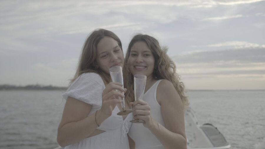 Porto: 6 Bridges Yacht Cruise with Local Wine & Snacks - Timing, weather, and what to bring