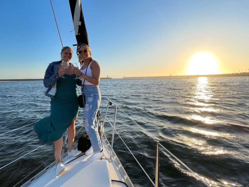 Porto: Best Charming Sailboat Cruise Sunset - What the small boat changes